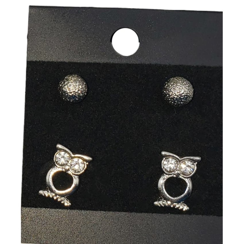 SALE New 2 pair owl and gunmetal tone studs tone earrings